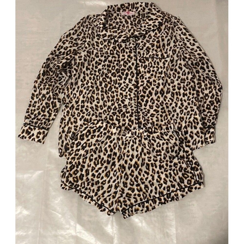 Women's Wild Cat Anna Pajama Set Top & Shorts Medium Leopard Buddy Love